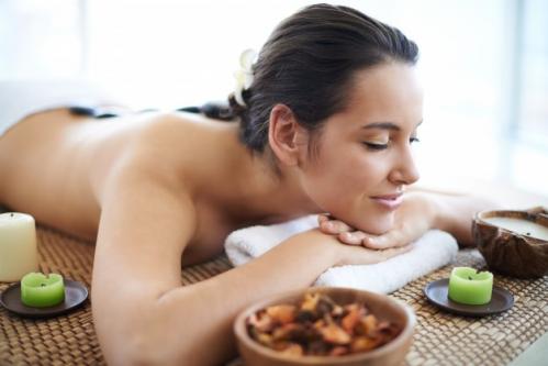 Fille dans un centre de bien etre 1098 2